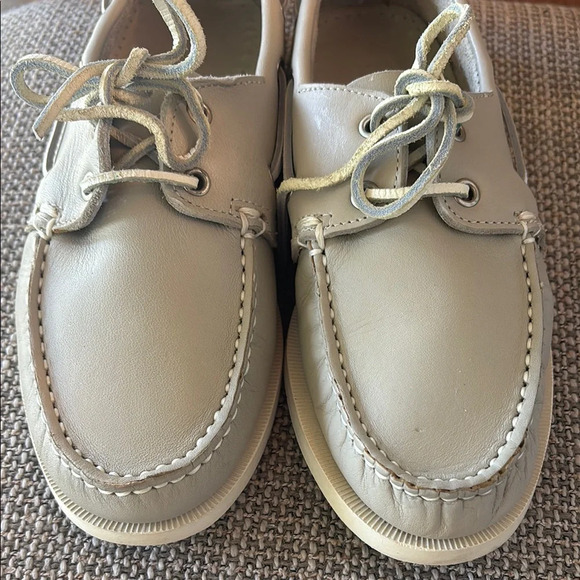 Anchor Bay Cream Boat Shoes with Moccasin Stitching and Rubber Soles - Picture 3 of 9